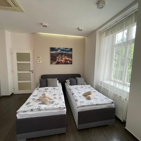 Agnes - Apartments Praha Bagian luar foto