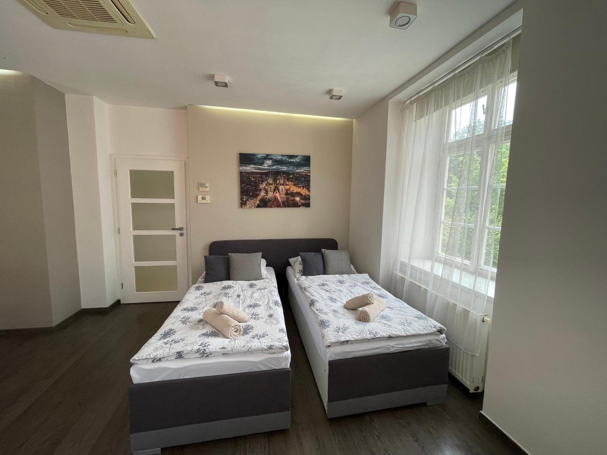 Agnes - Apartments Praha Bagian luar foto